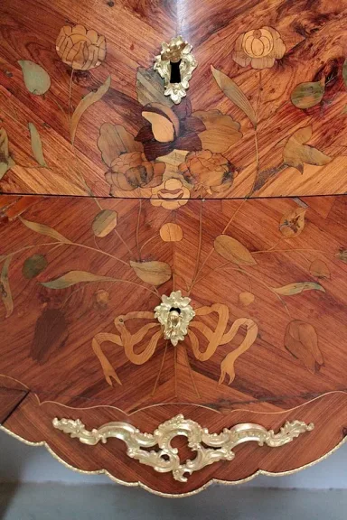 LOUIS XV PERIODE BORST VAN LADE