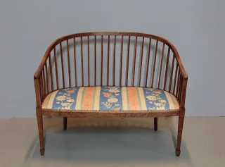 ART DECO PERIOD SETTEE