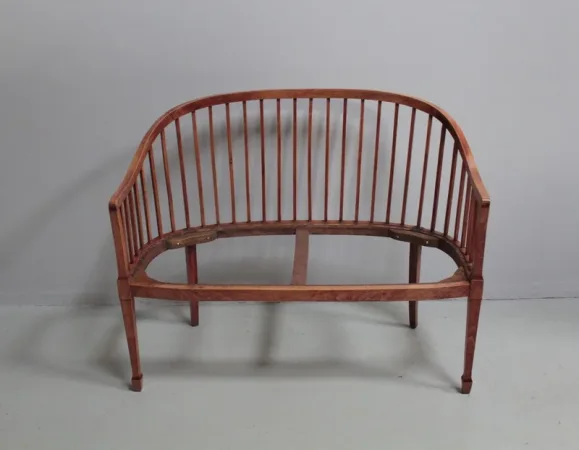 ART DECO PERIOD SETTEE