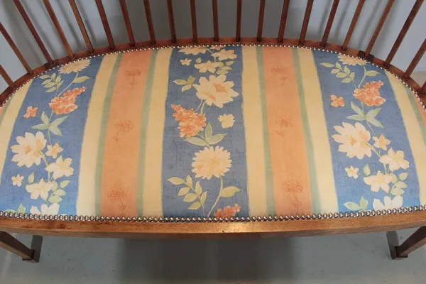 ART DECO PERIOD SETTEE