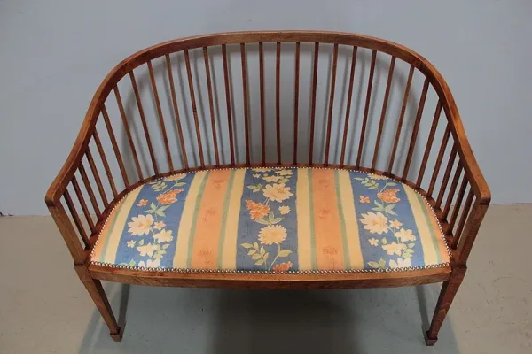 ART DECO PERIOD SETTEE