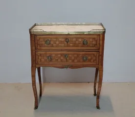 LOUIS XV STIL CHIFFONNIERE TISCH