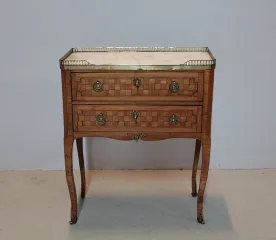 LOUIS XV STIL CHIFFONNIERE TISCH