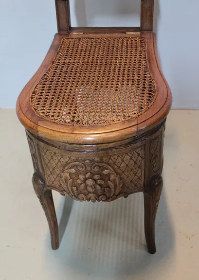 COMMODE STUHL