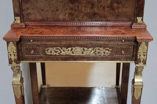 GABINETE CONSULAT STYLE
