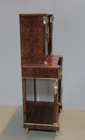 GABINETE CONSULAT STYLE