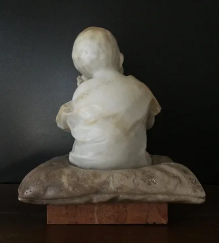 MARMORSTATUETTE