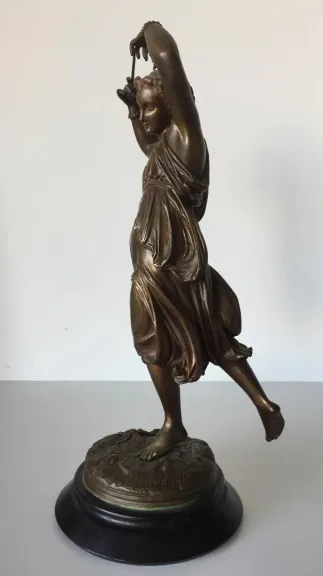 La danse , sculpture en bronze