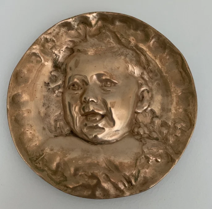 BRONS PORTRET VAN EEN KIND