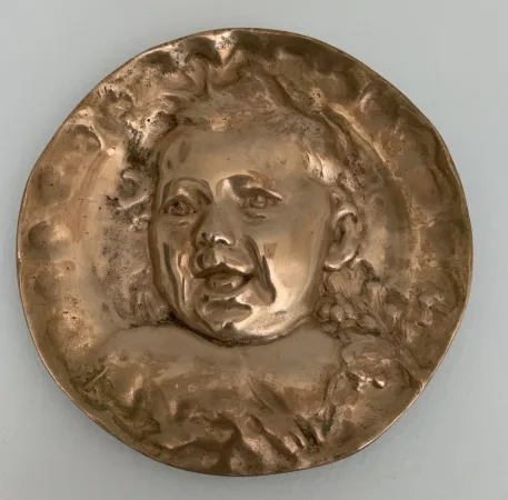 Portrait d un jeune enfant en bronze