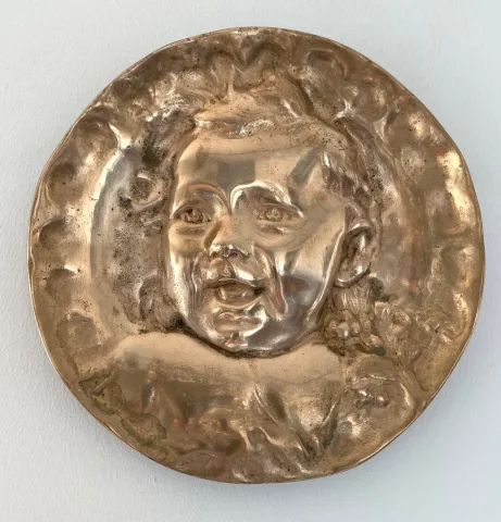 Portrait d un jeune enfant en bronze