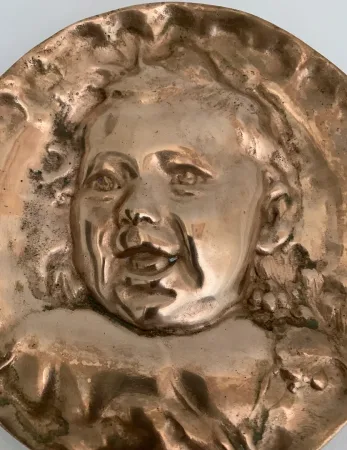 Portrait d un jeune enfant en bronze