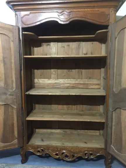 Armoire provençale ajourée