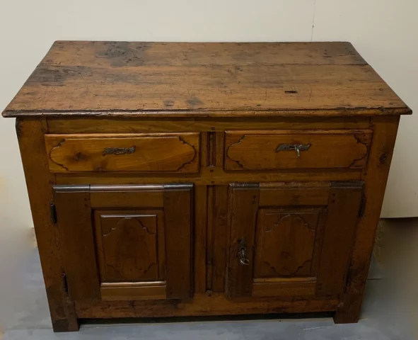 Buffet de sacristie d époque du XVIIIème siècle
