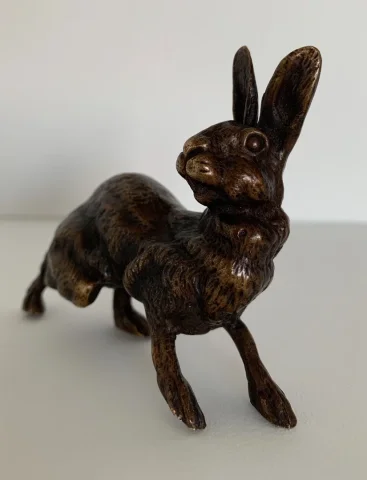 BRONZE-HASEN