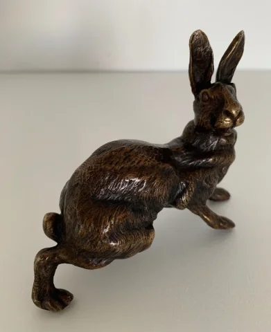 BRONZE-HASEN