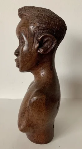 Sculpture En Frêne Représentant Un Buste