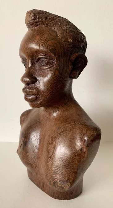 Sculpture En Frêne Représentant Un Buste
