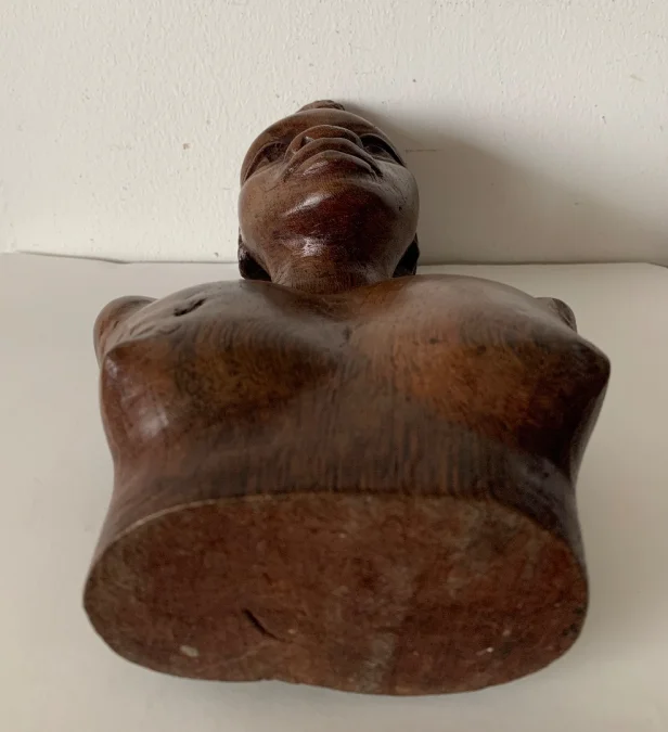 Sculpture En Frêne Représentant Un Buste
