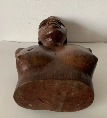 Sculpture En Frêne Représentant Un Buste