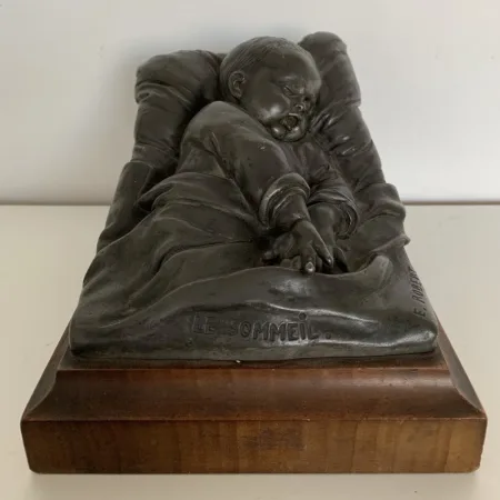 Sujet en étain le sommeil
