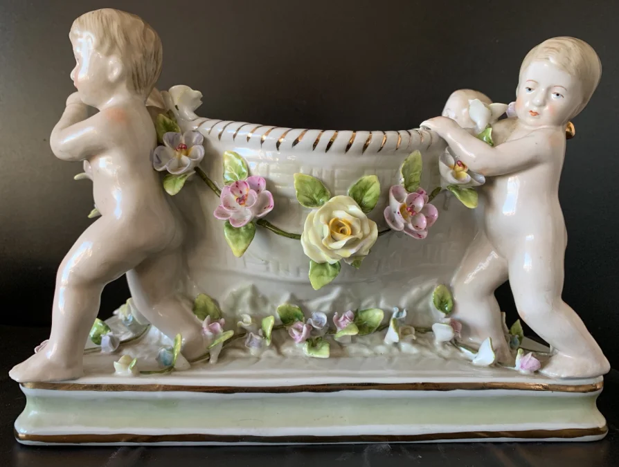 TABLE CENTER PIECE