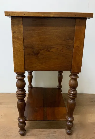 OCCASIONAL TABLE