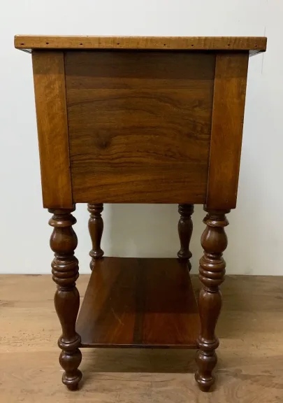 OCCASIONAL TABLE