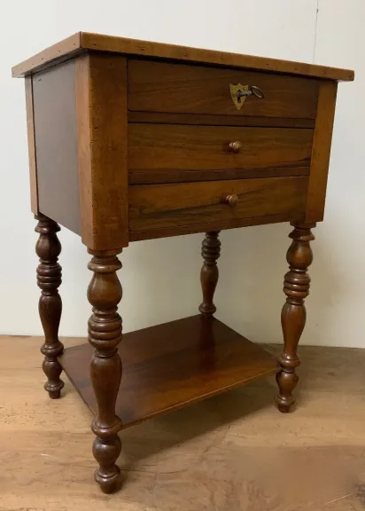 OCCASIONAL TABLE