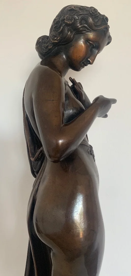 Femme à Moitié Drapée , sculpture en bronze