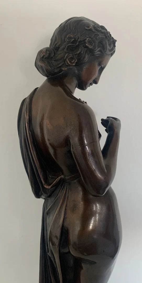 Femme à Moitié Drapée , sculpture en bronze