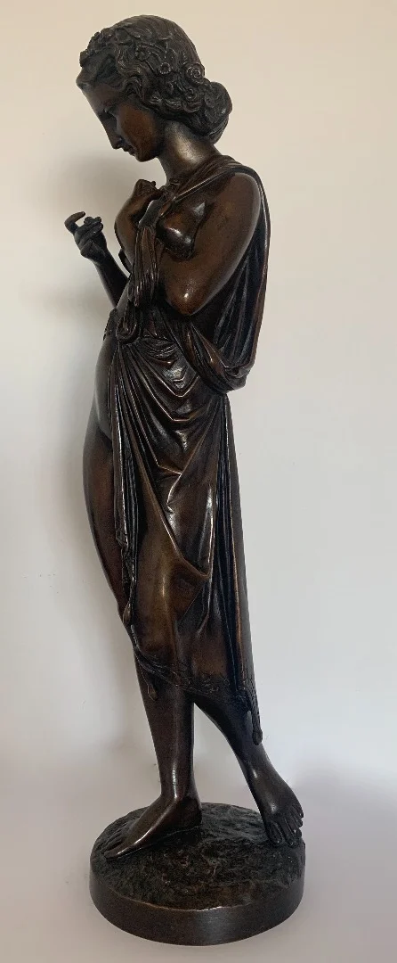 Femme à Moitié Drapée , sculpture en bronze