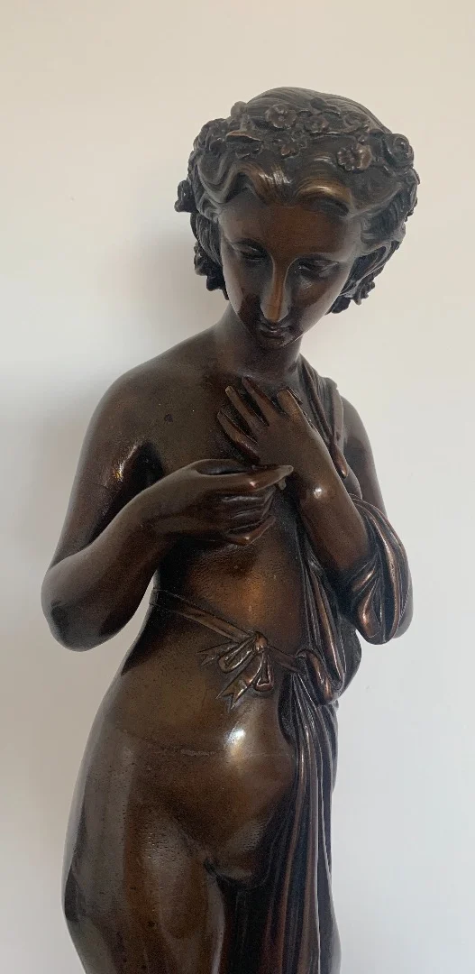 Femme à Moitié Drapée , sculpture en bronze
