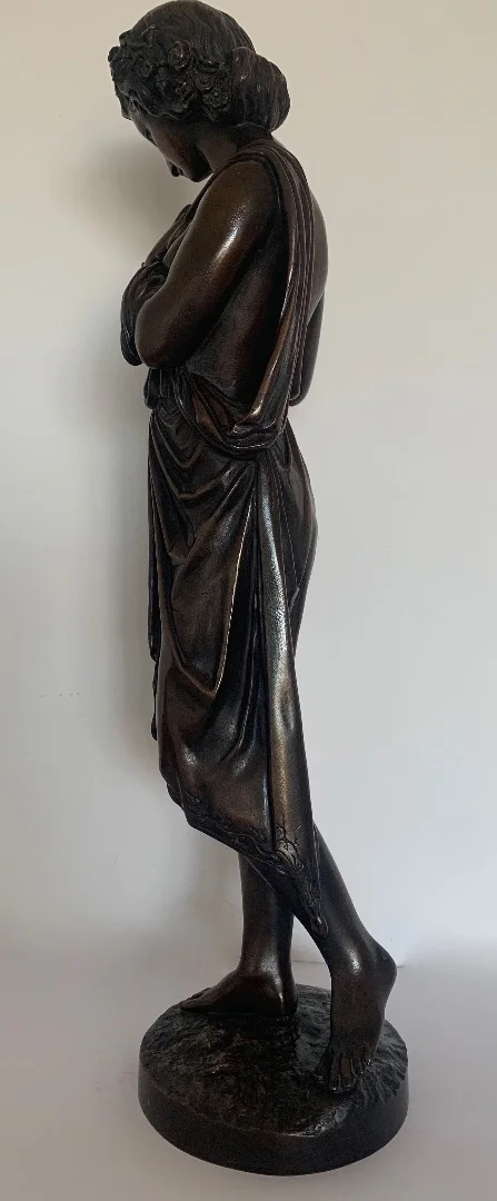 Femme à Moitié Drapée , sculpture en bronze