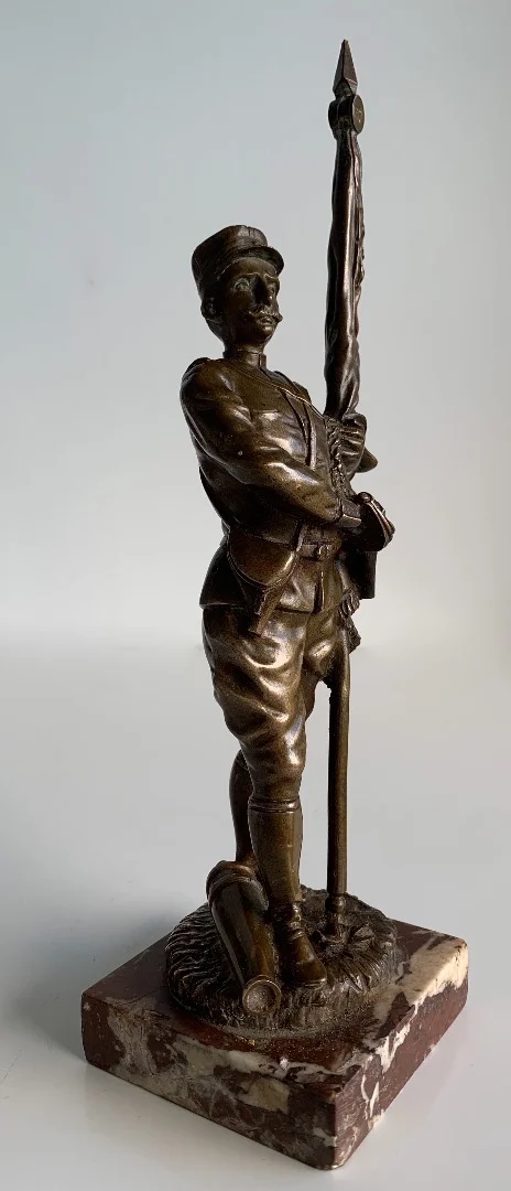 BRONZE FIGURE OF A FIRST WORLD WAR SOLDIER