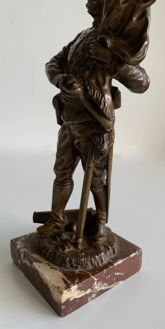 BRONZE FIGURE OF A FIRST WORLD WAR SOLDIER