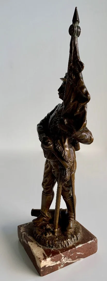 BRONZE FIGURE OF A FIRST WORLD WAR SOLDIER