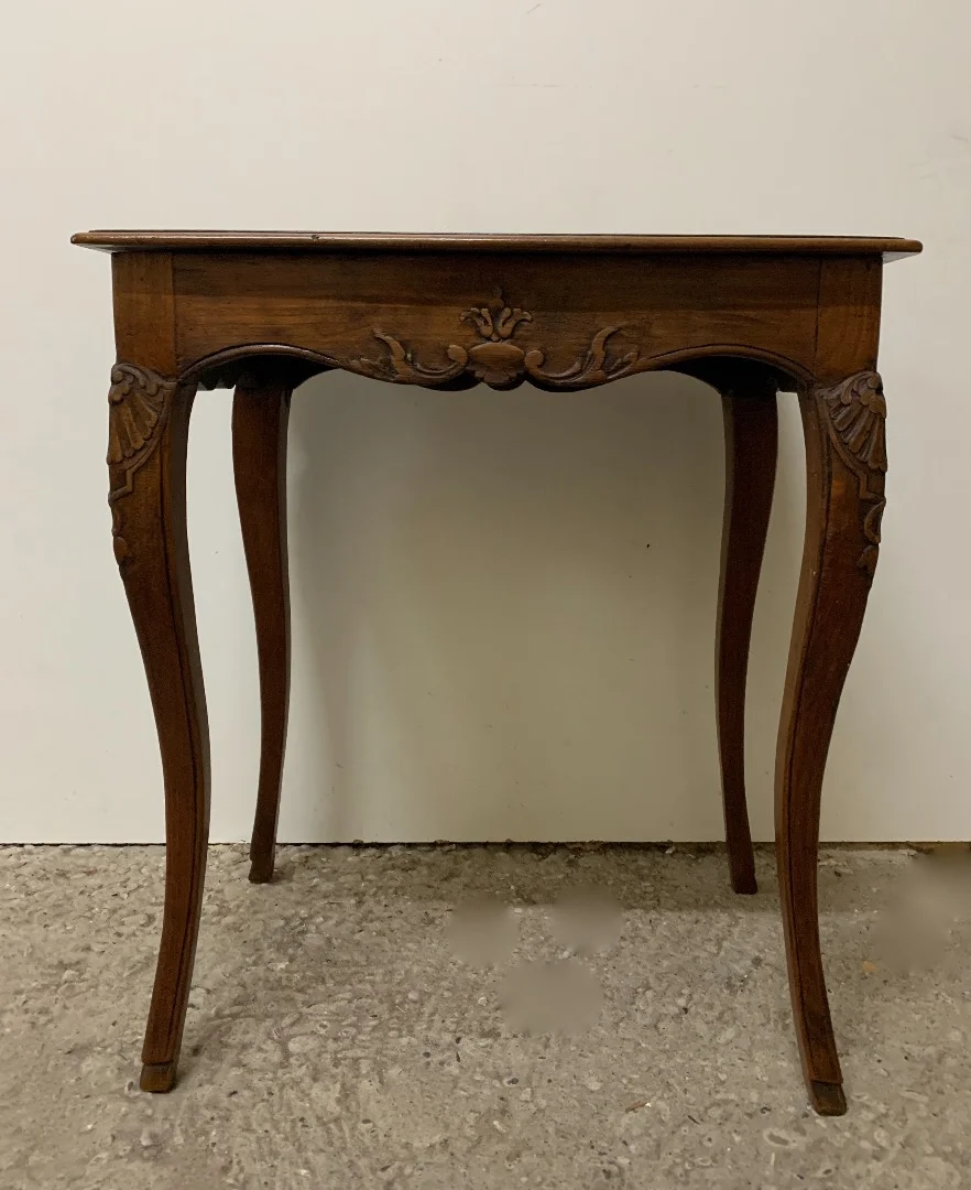 OCCASIONAL TABLE