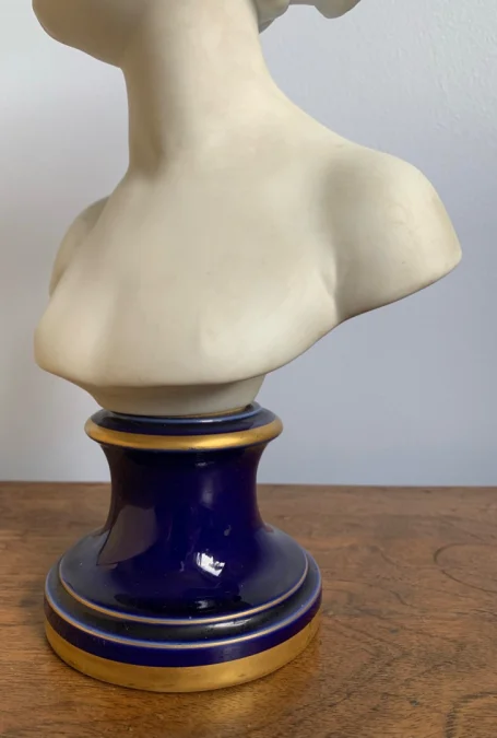 BUSTO DE PORCELANA firmado HOUDON