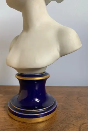 Louise Brongniart , Sujet En Porcelaine