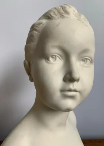 Louise Brongniart , Sujet En Porcelaine