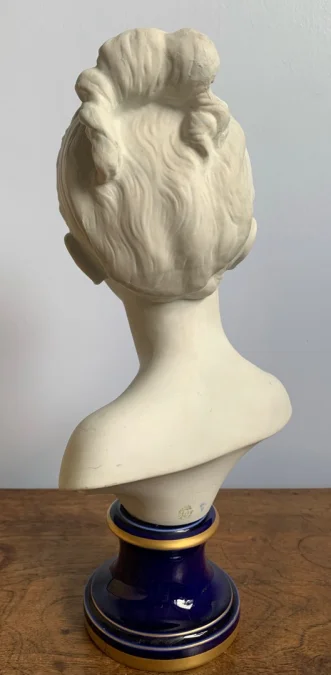 BUSTO DE PORCELANA firmado HOUDON