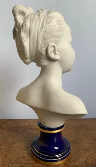 Louise Brongniart , Sujet En Porcelaine
