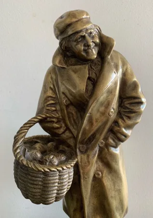 BRONZESTATUETTE