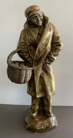 BRONZESTATUETTE