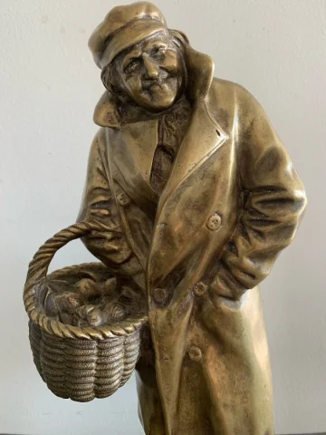 Le Cueilleur De Pomme , Sujet En Bronze
