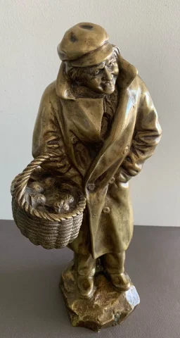 Le Cueilleur De Pomme , Sujet En Bronze
