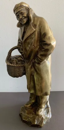 BRONZESTATUETTE