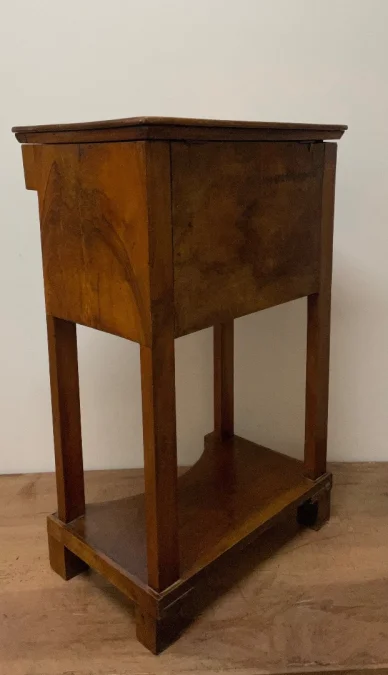 Petite Table d appoint Ou Travailleuse En Noyer