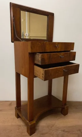 OCCASIONAL TABLE